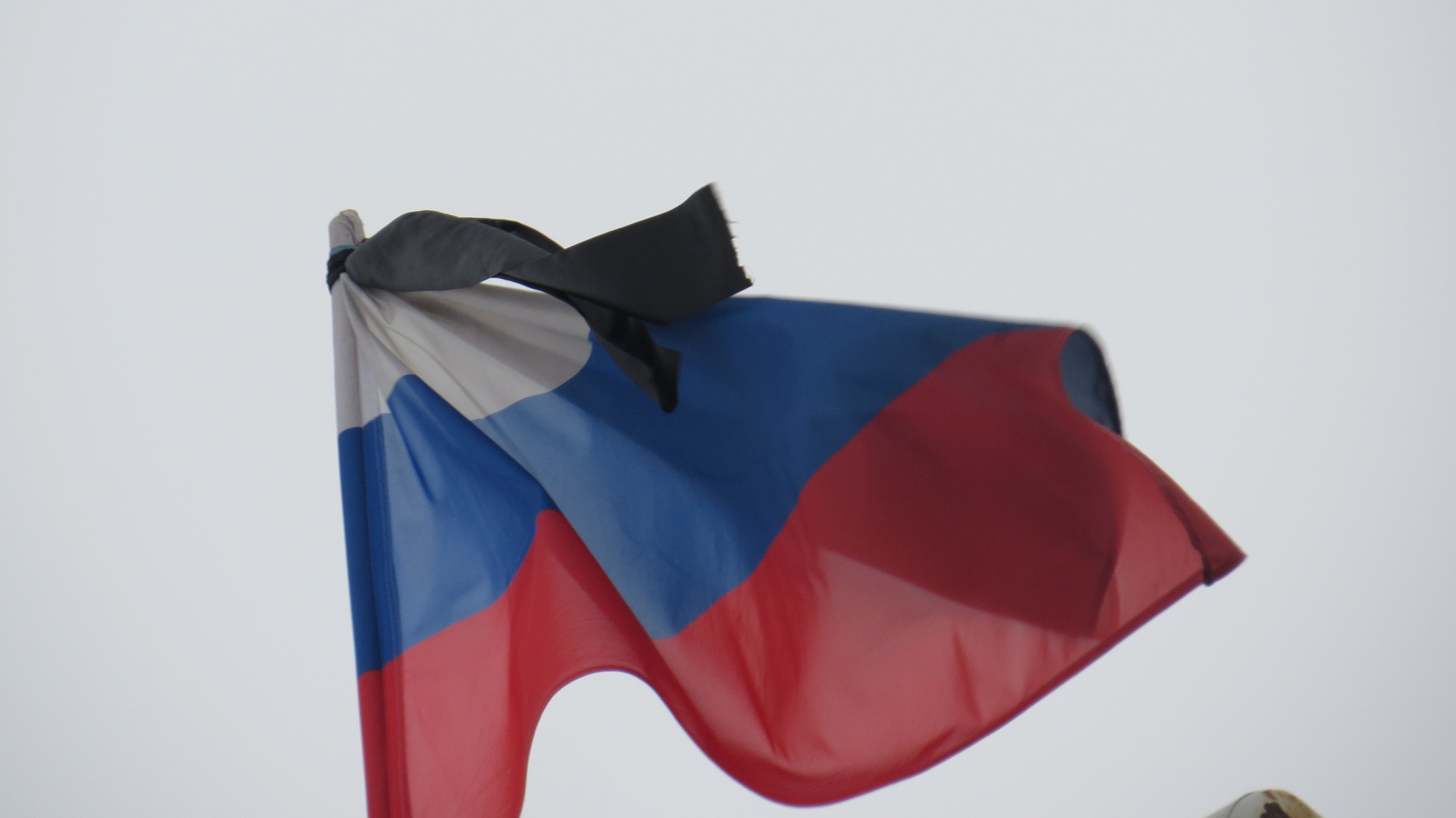 Российский флаг траур