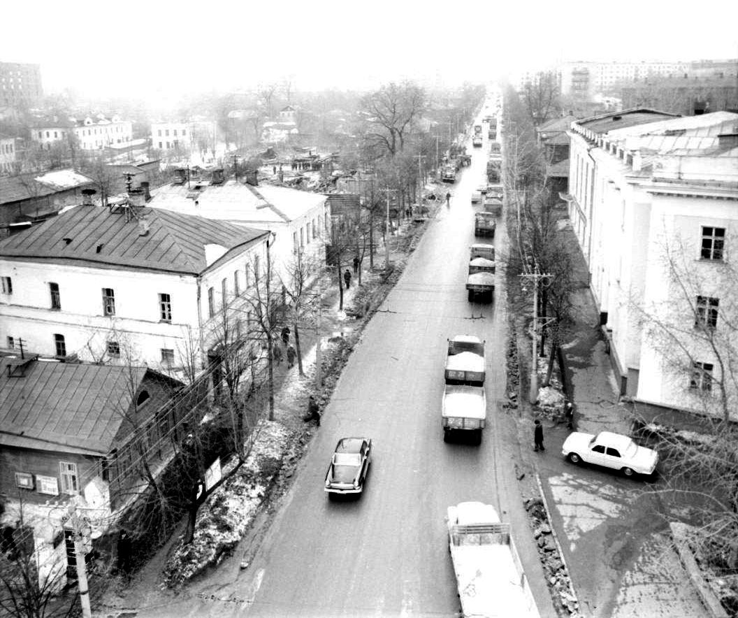 Редкая фотография, выставленная на московском аукционе, позволила оценить  насколько изменился за последние 100 лет облик нижней части современной  улицы Горького города Владимира - новости Владимирской области