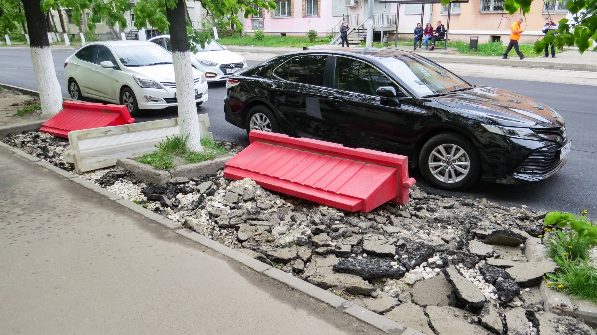 На Усти-на-Лабе разгромили не понравившиеся Андрею Шохину парковки. Местные  предприниматели делали их за свой счет по согласованию с мэрией Владимира -  новости Владимирской области