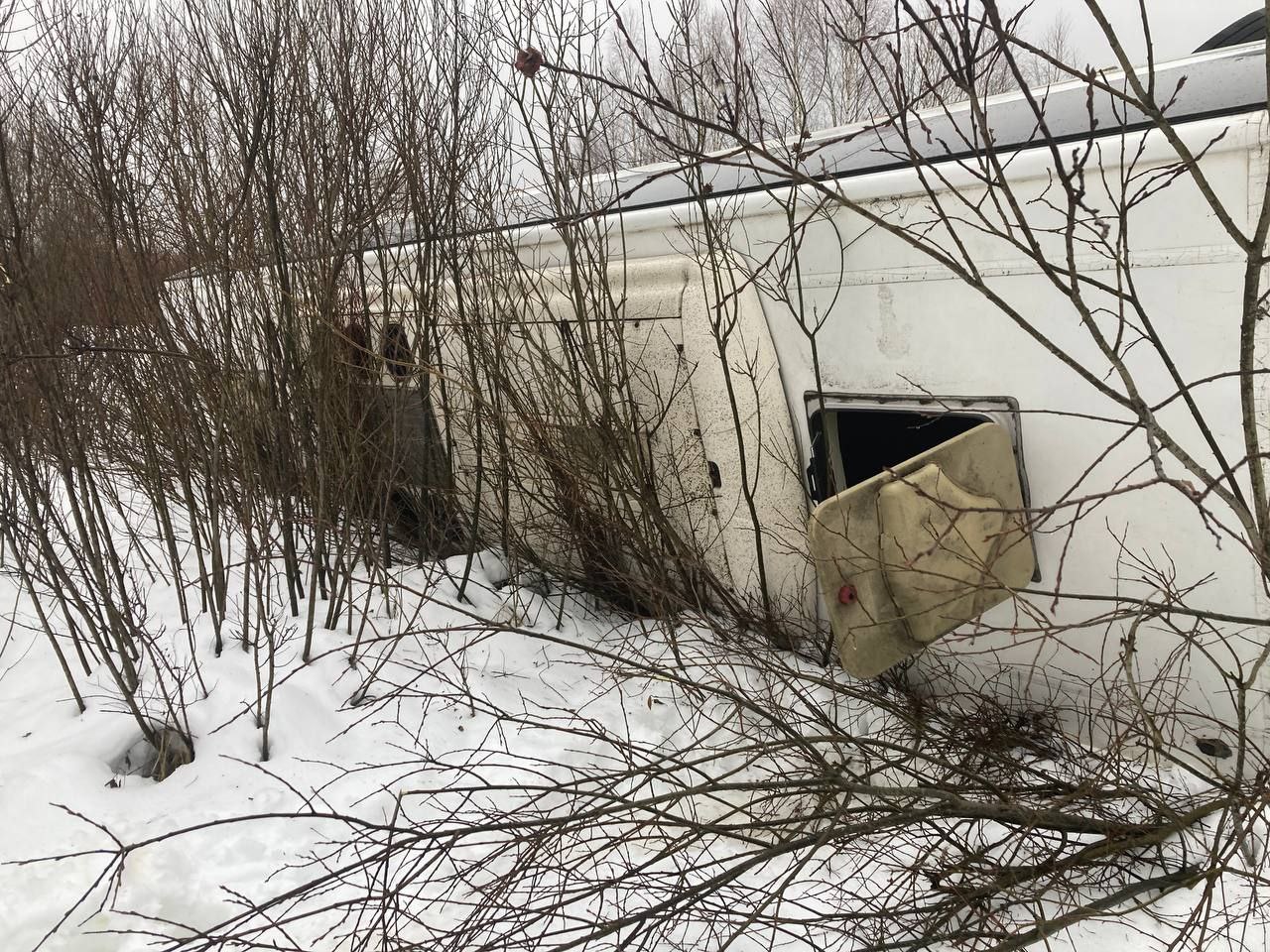 Автобус со школьниками из Струнино попал в аварию в Ярославской области |  23.12.2023 | Владимир - БезФормата