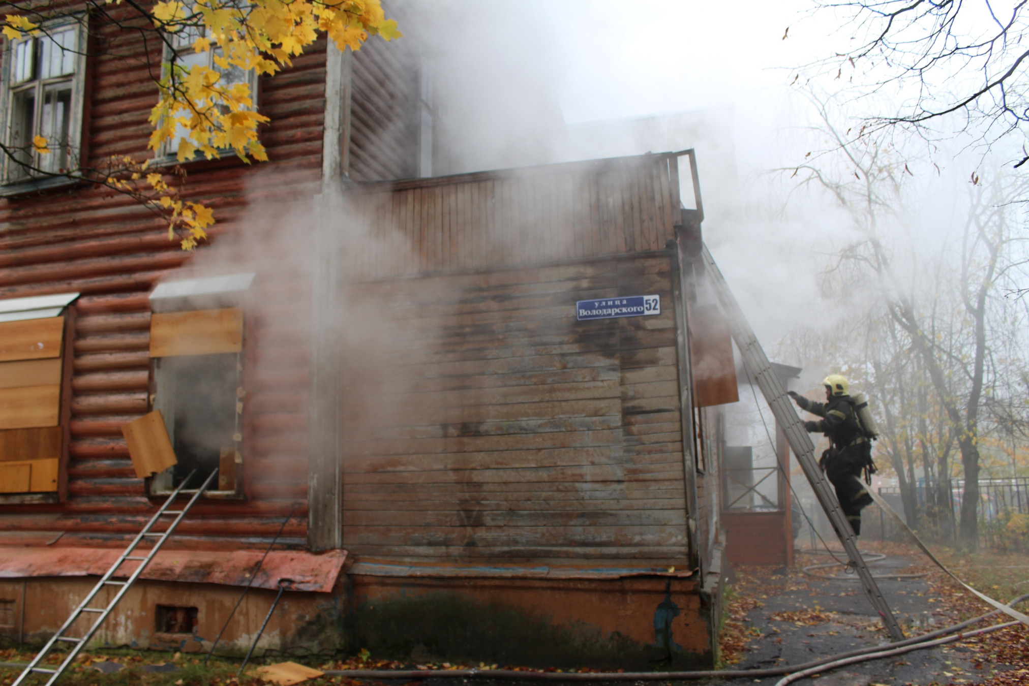 В Кольчугино горел исторический особняк, который энтузиасты пытаются спасти  от сноса - новости Владимирской области