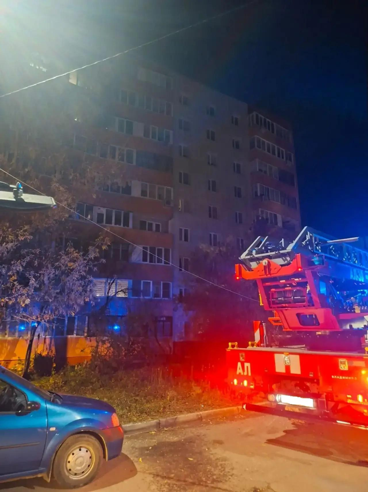 pozhar-g-vladimir-ul-bezymenskogo-d-17a-likvidirovan_17922815141436476860.jpg