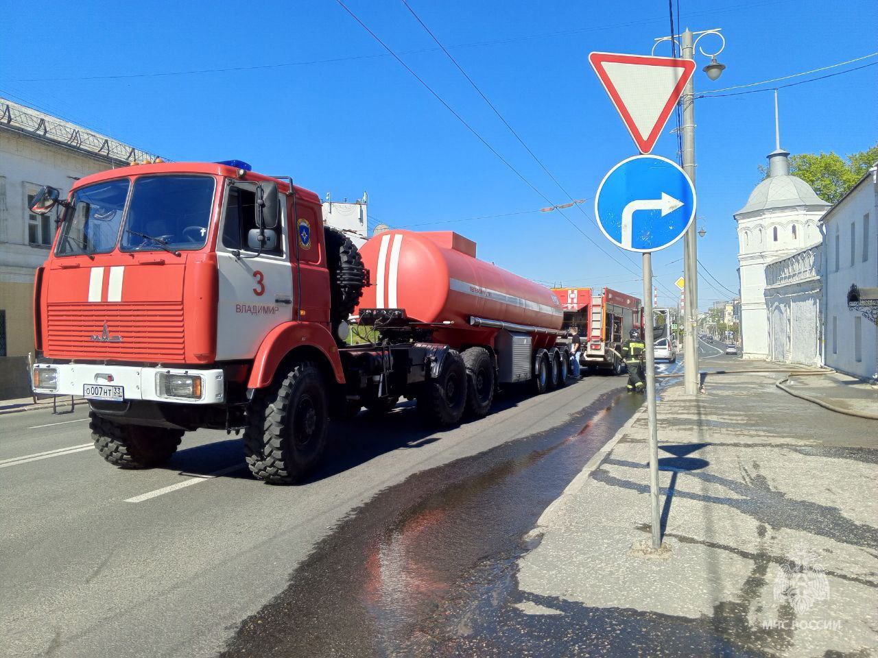 Во Владимире в Богородице-Рождественском монастыре загорелся сарай -  новости Владимирской области