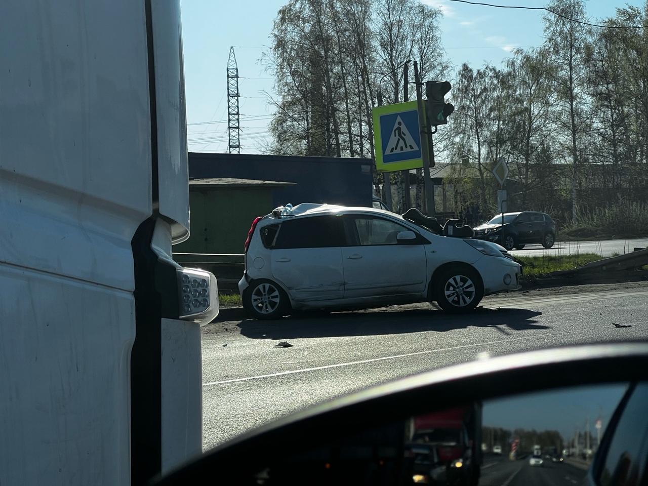 В Вязниках грузовая фура на полном ходу врезалась в остановившийся на  светофоре легковой автомобиль - новости Владимирской области