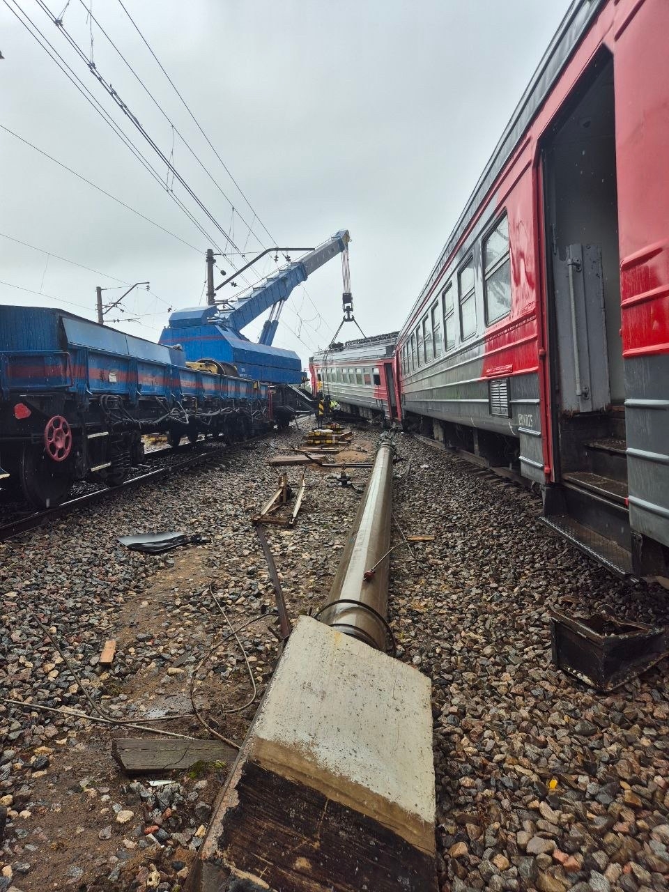 8o98t9-mm2q9Cafw.jpg