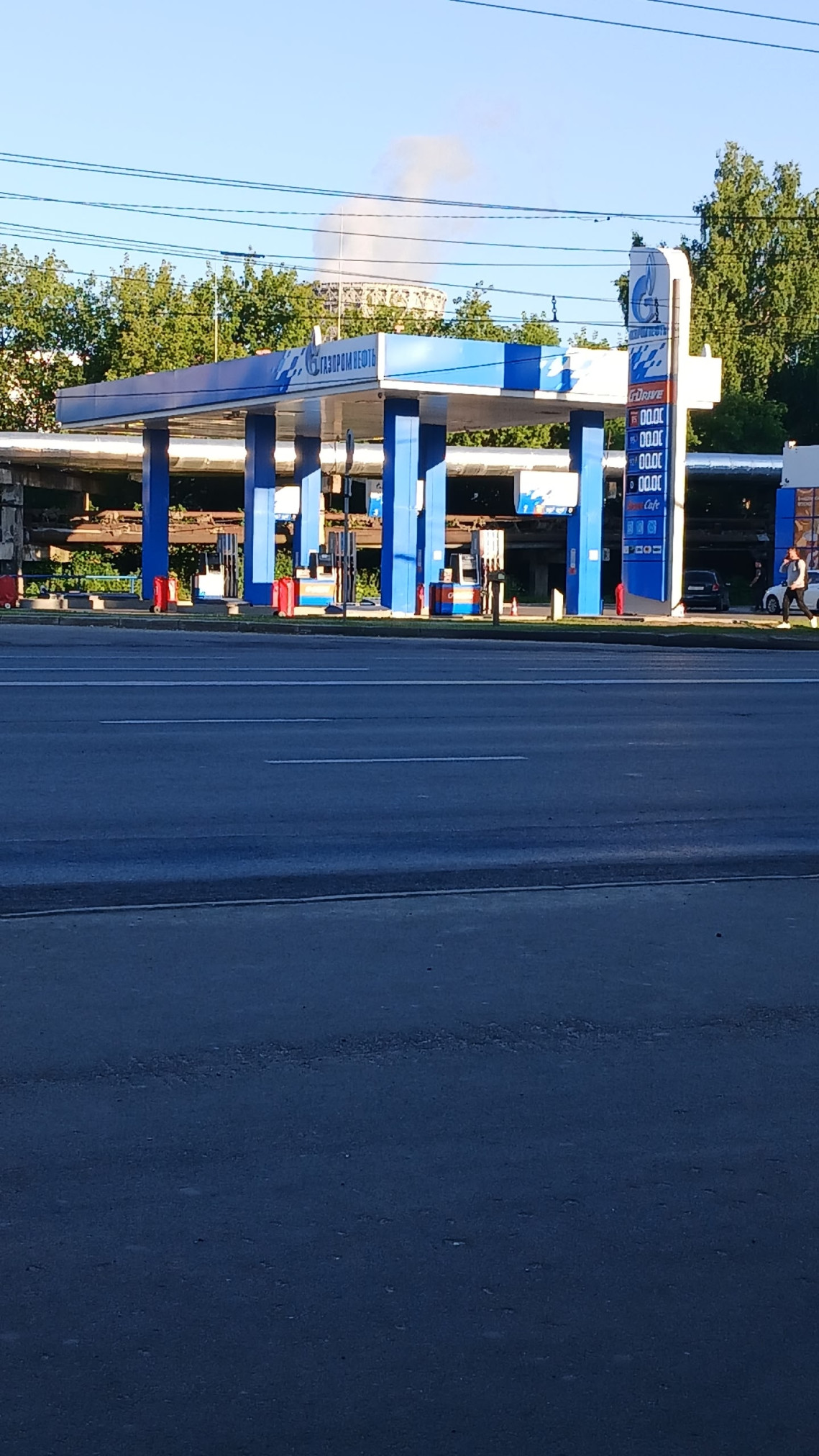 nvzuSVMuTb79Iz4.jpg