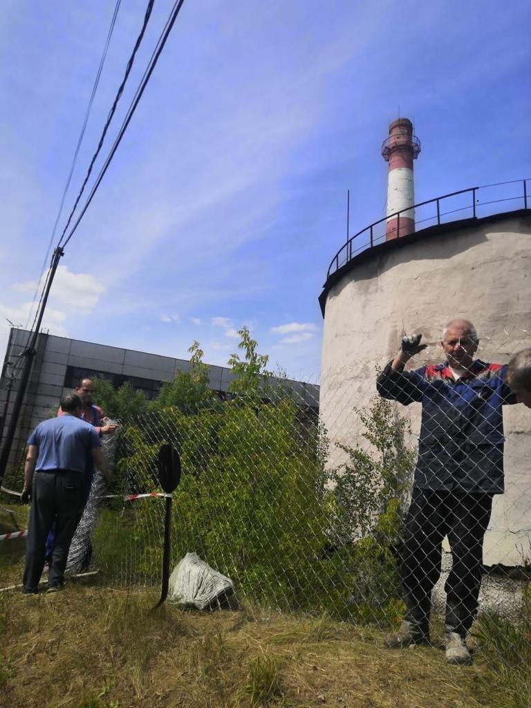 В Муроме после инцидента с чуть не утонувшей в луже мазута собакой начали  ограждать территорию котельной - новости Владимирской области