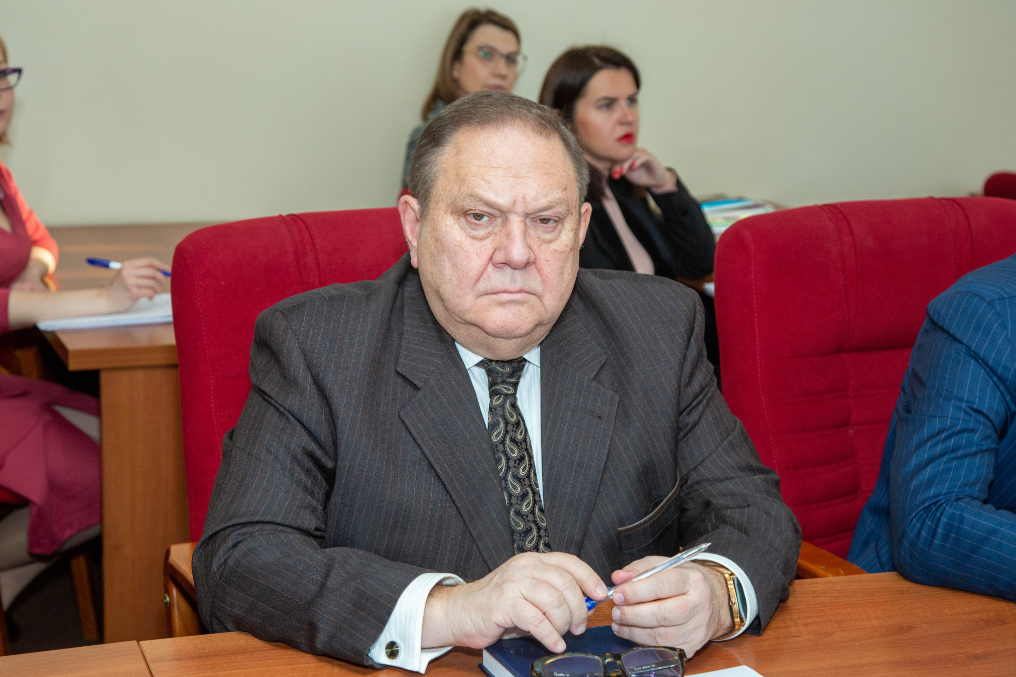 Виктор Бирюков депутат Законодательного собрания