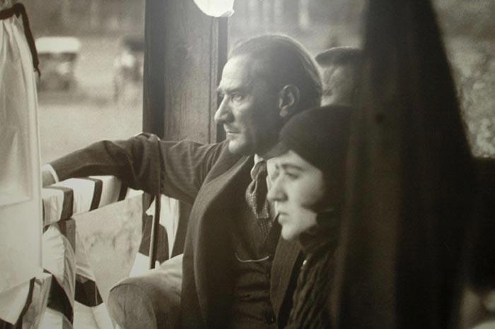 Mustafa_Kemal_and_Rukiye.jpg