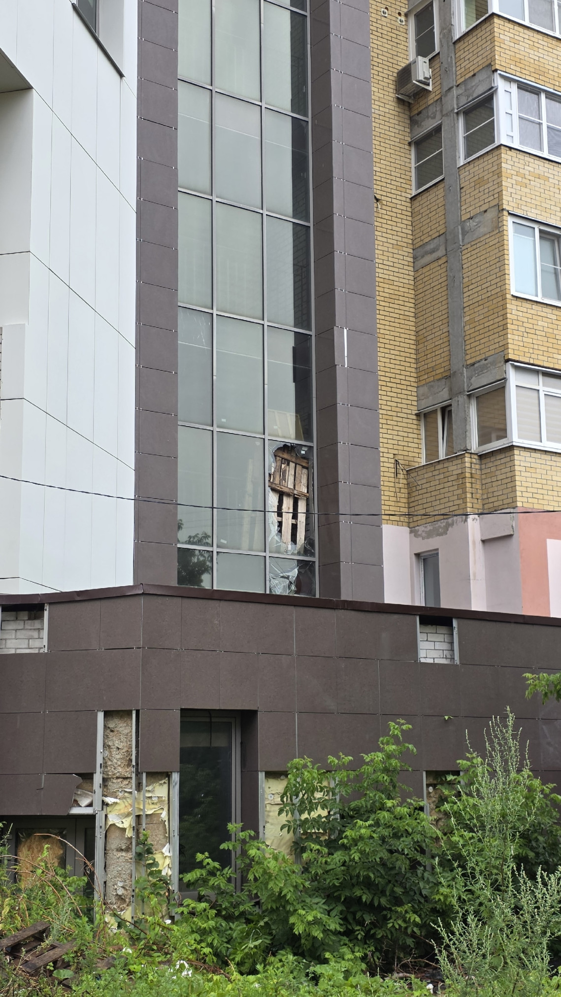 DomUtugPobitVert1111.jpg