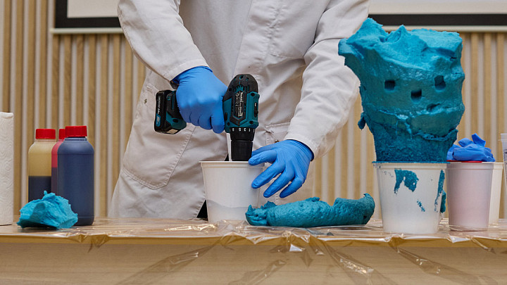 Компания «Дау Изолан» провела образовательное мероприятие для школьников и студентов в честь Дня науки