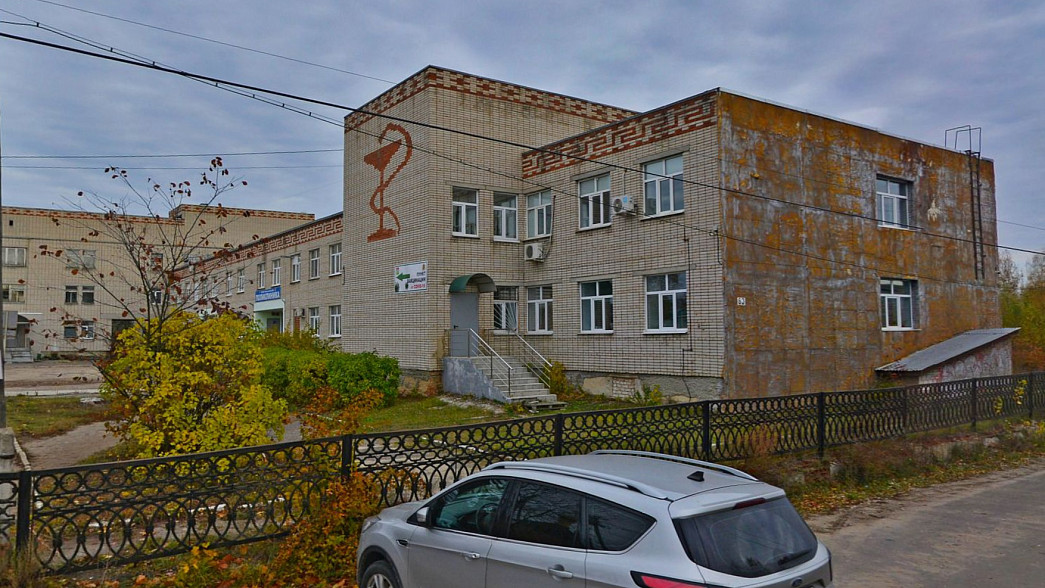 Главврача районной больницы и его заместителя судят за растрату