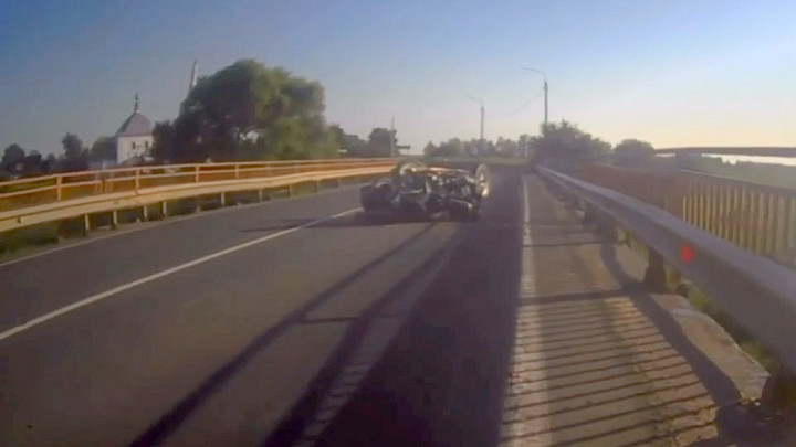 Супруги из Ростовской области приехали на байк-фестиваль в Суздаль и разбились на мотоцикле