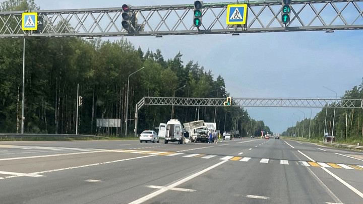 На печально известном перекрестке трассы М-7 «Волга» и дороги на Мстёру столкнулись две ГАЗели