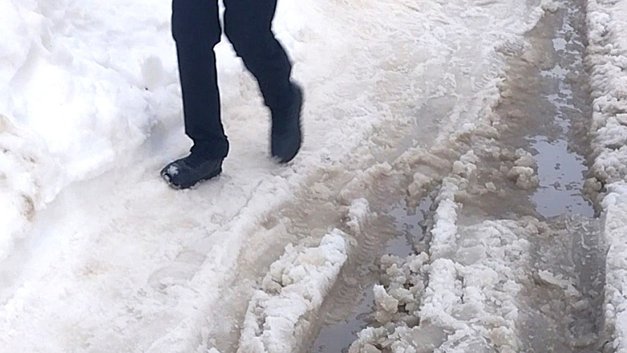 «Диванные войска» расчищают дороги к школам и детским садам