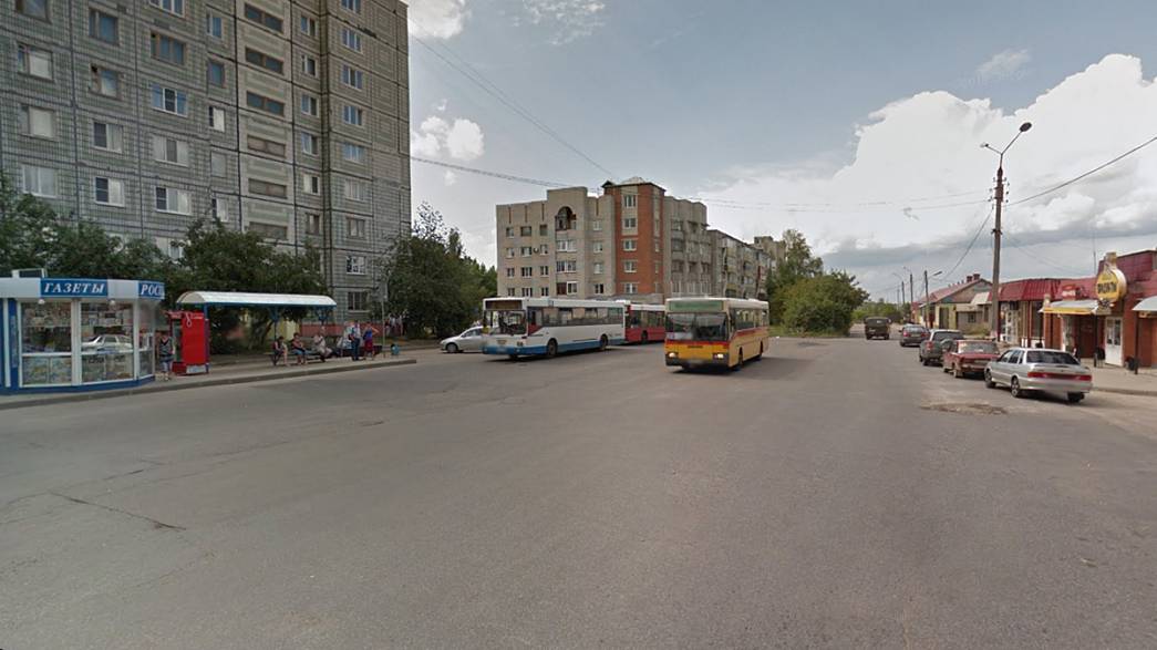 Возле конечной остановки автобусов на улице Куйбышева в городе Владимире скоро будет нельзя парковаться