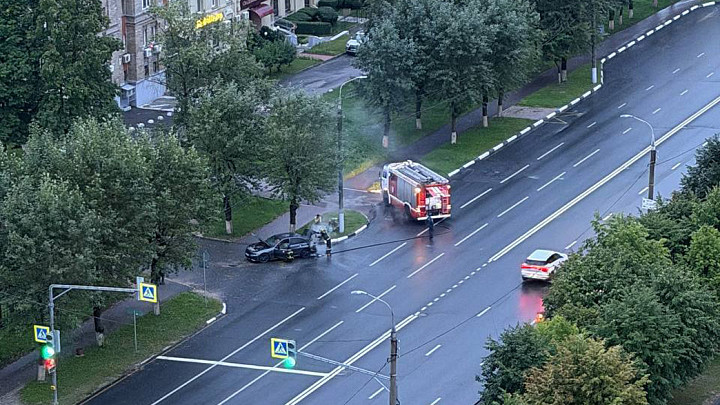 На Октябрьском проспекте города Владимира сдетонировал автомобиль