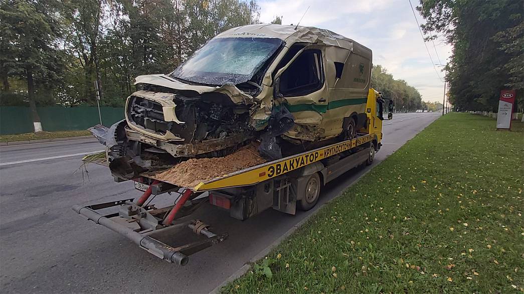 В лобовом столкновении с инкассаторским фургоном погиб водитель автомобиля «Хендай Солярис»