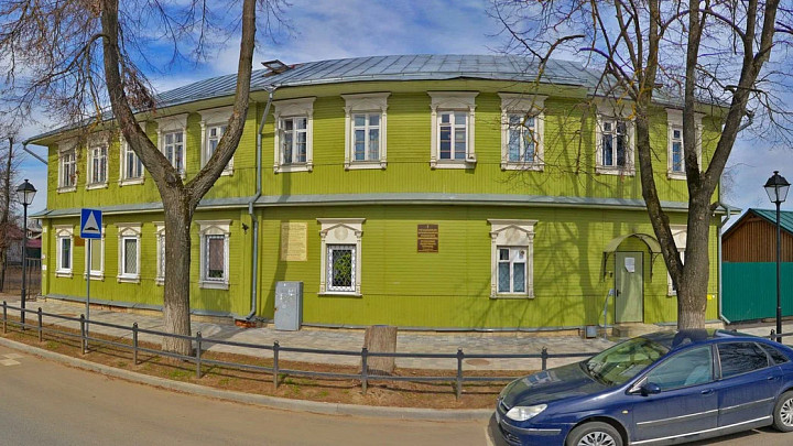 К выселению суздальской православной гимназии подключились судебные приставы