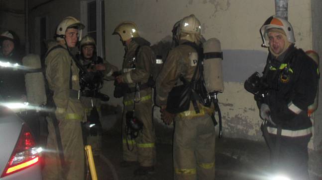 Из горящего дома спасли 22 человека