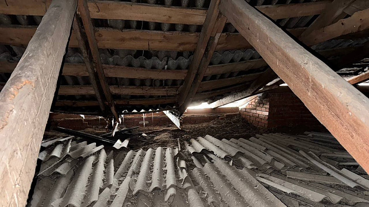 «Крышепад» вынуждает чиновников пересматривать план по капремонту