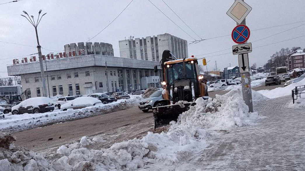 Водителей просят в ближайшие дни не парковаться на Вокзальной площади Владимира