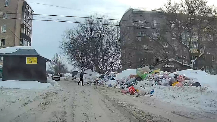 Как жители сами превращают город Лакинск в большую мусорную свалку