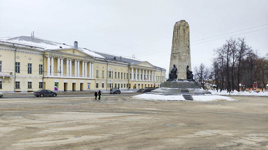Экстренная ликвидация снега в центре Владимира ради московских сановников