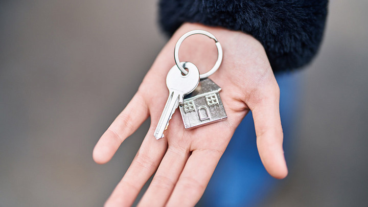 В 2008-м сиротам дали непригодную для жизни комнату в общежитии. Спустя 17 лет историей заинтересовался владимирский СледКом