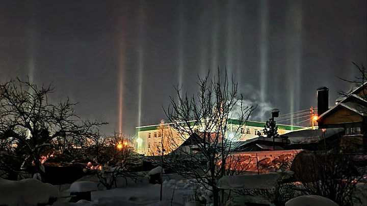 Морозное небо над Владимирской областью украсили световые столбы