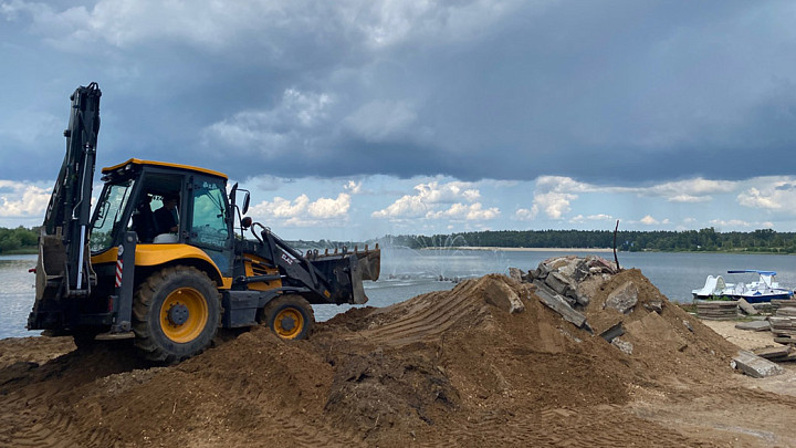 Благоустройство набережной городского озера в Гусь-Хрустальном закончилось, едва начавшись