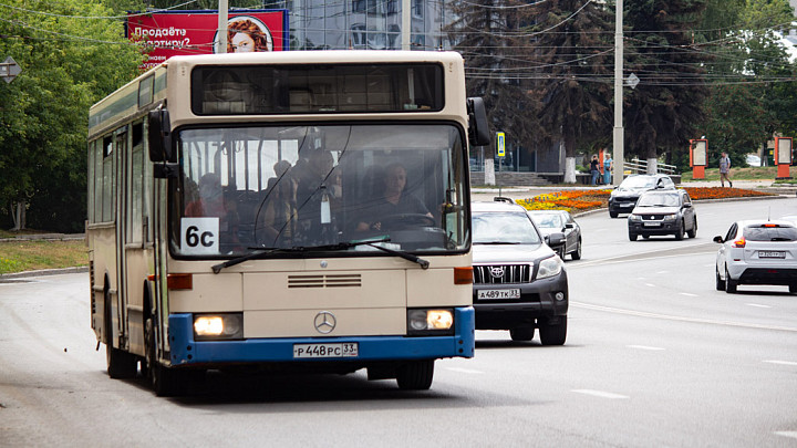 Единственному автобусу, следующему в центр Владимира с Левина Поля, добавили остановок