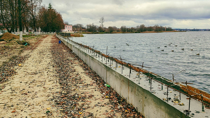 Властям Гусь-Хрустального вернули часть денег за неблагоустроенную набережную