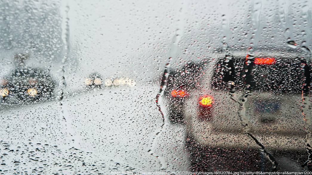 Федеральные дорожники предупреждают автомобилистов о дожде и мокром снеге в выходные дни