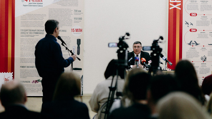 «Вы обманываете своих читателей». Губернатор Авдеев вступил в публичный спор со СМИ