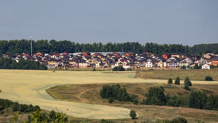 В пригороде Владимира конфискуют землю и дом, купленные на неподтверждённые доходы
