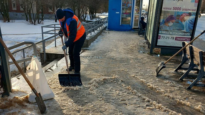 Коммунальные службы Владимира вступили в неравный бой с гололедом