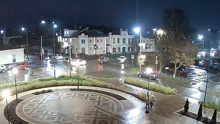 Лобовое столкновение на перекрестке перед муромским ЗАГСом