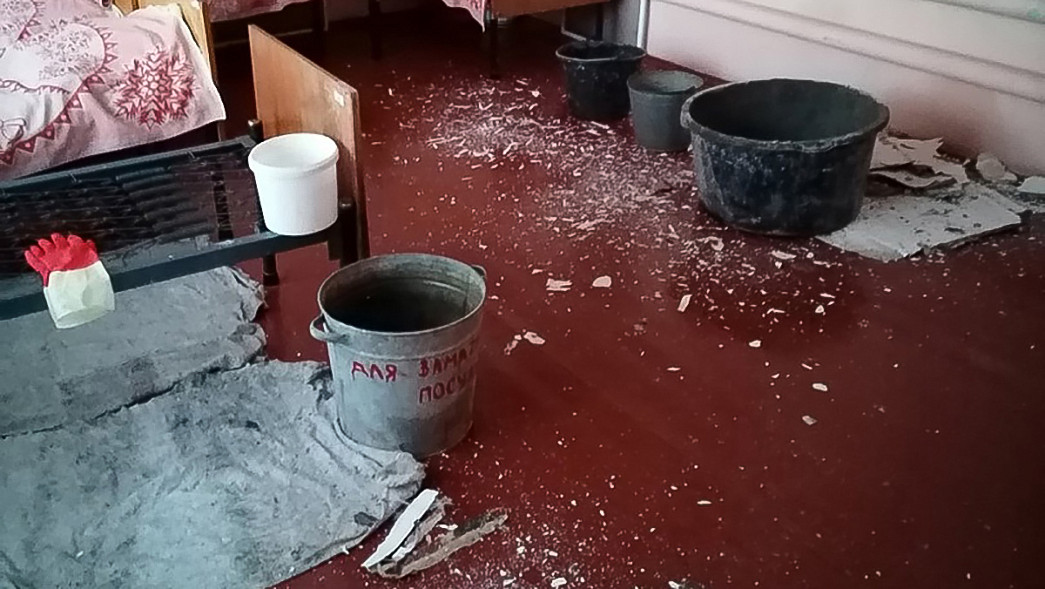 Во владимирском детском саду №61 протекла крыша и частично рухнул потолок
