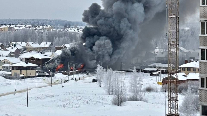 Во Владимире огонь уничтожил автосервис