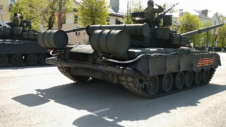 В Коврове в честь 80-летия Победы прошёл военный парад
