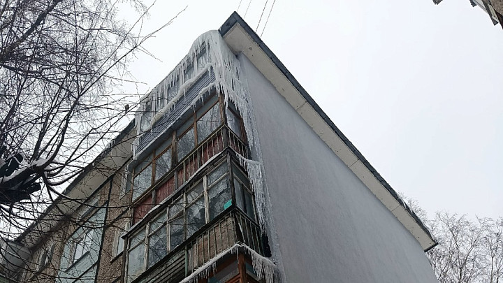 Владимирцев просят включаться в борьбу с сосульками