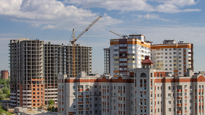 Врио губернатора Авдеев снова поставил перед строителями задачу на ближайшую перспективу: вводить в эксплуатацию не менее миллиона квадратных метров жилья в год