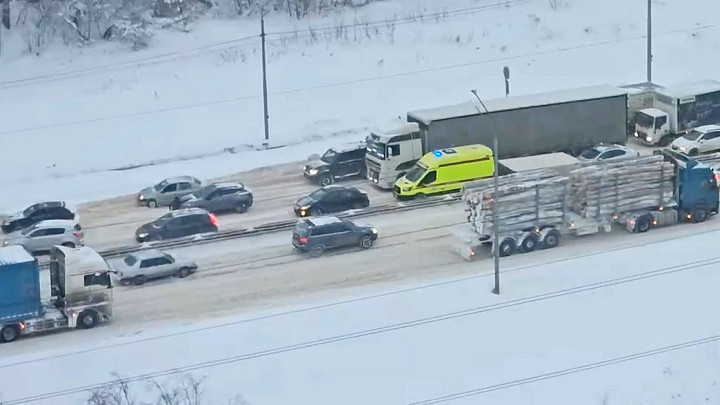 Владимирцев спасают из снежных ловушек в экстремальных условиях