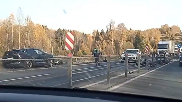 Под Гороховцом столкнулись три автомобиля. Погибли два человека