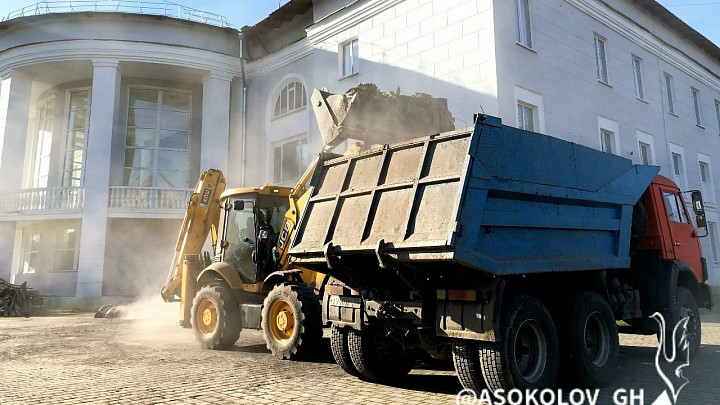 Власти показали, как устраняют последствия зимнего крышепада
