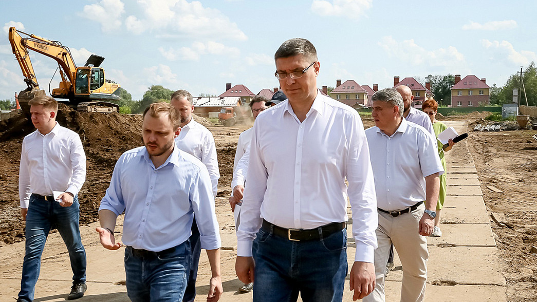 Губернатор Александр Авдеев осмотрел стройплощадку новой школы в Суздале