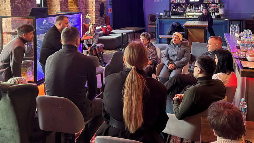 Мэрия Владимира не будет выселять рестобар «Пятница». И.о. градоначальника встретился с коллективом