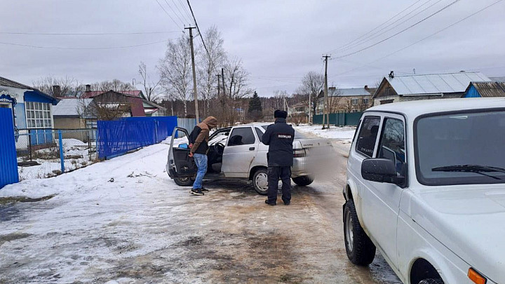 «Герои» видео о жестком задержании нарушителя в Анопино уволены из полиции и идут под суд