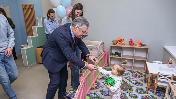 Для студенток с детьми в ВлГУ открыли спецкомнату. Но оставить там ребенка нельзя